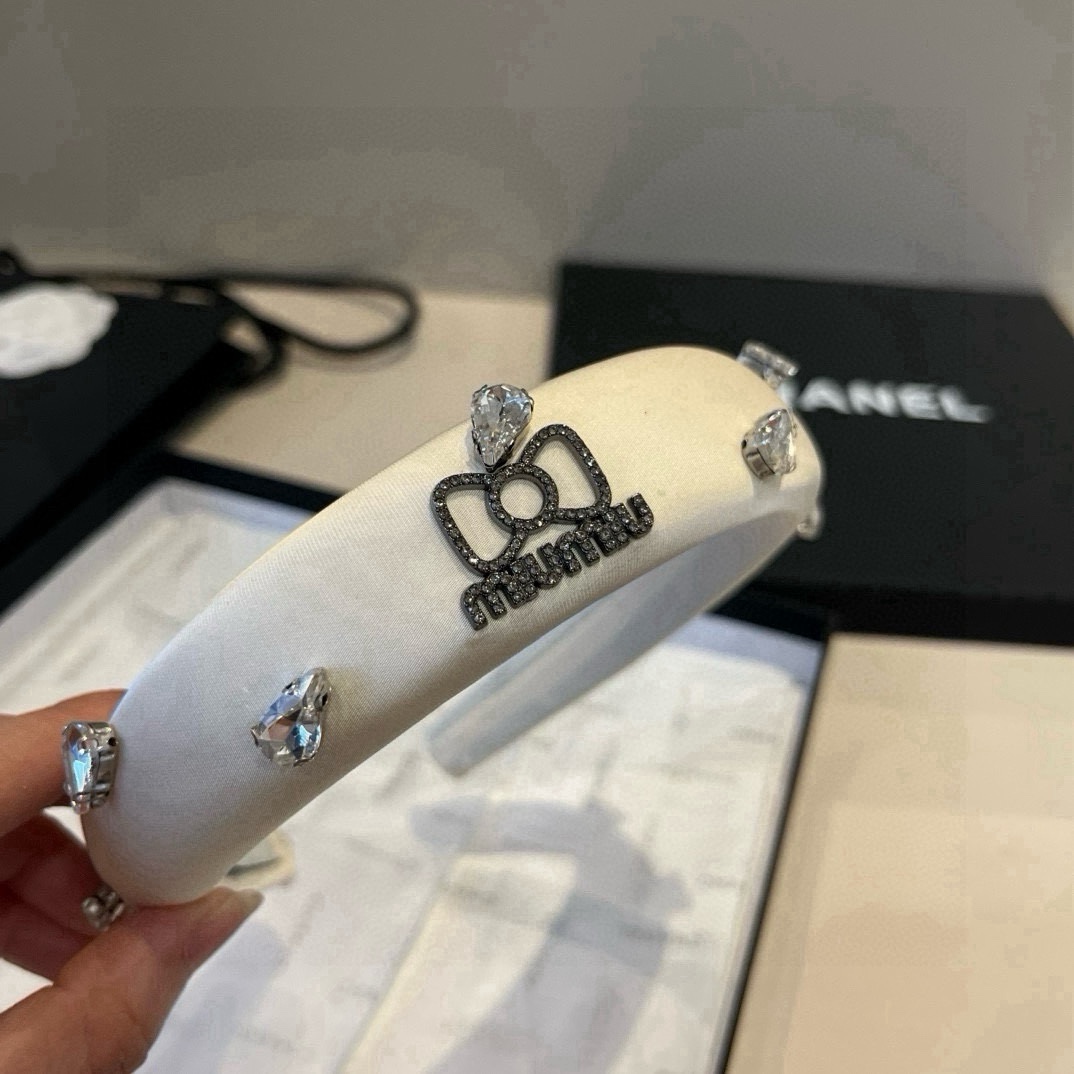 🆕（单个）

Chanel香奈儿新款发箍