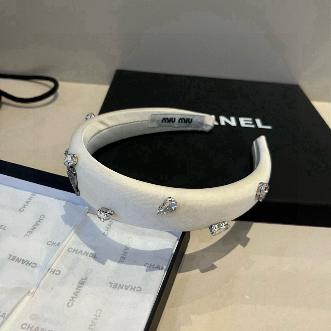 🆕（单个）

Chanel香奈儿新款发箍
