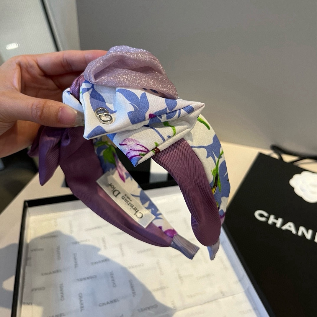 🆕

miumiu缪缪新款发箍