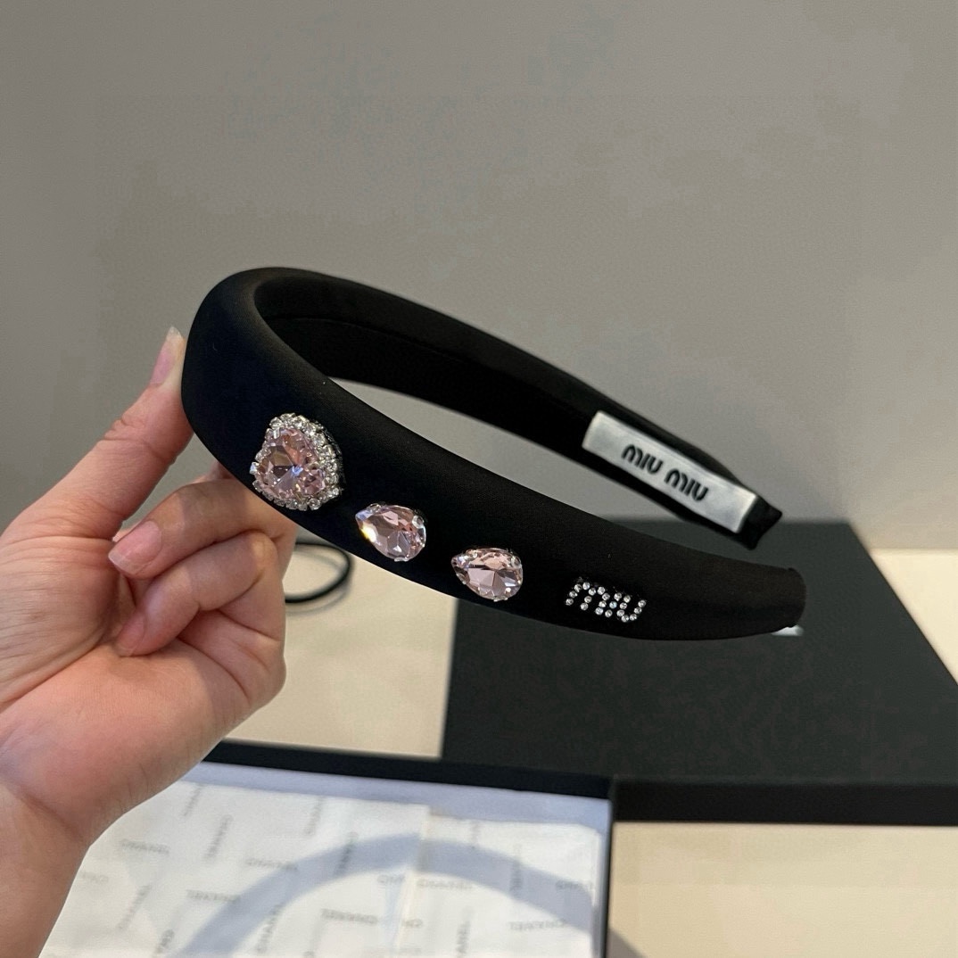 🆕

miumiu缪缪新款发箍