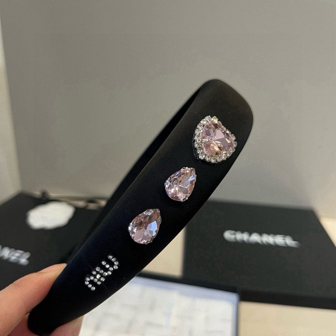 🆕

miumiu缪缪新款发箍