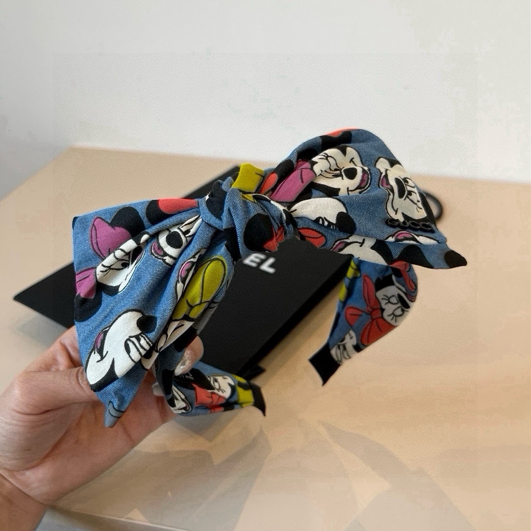 🆕

Gucci古奇发箍、米奇蝴蝶结牛仔头箍