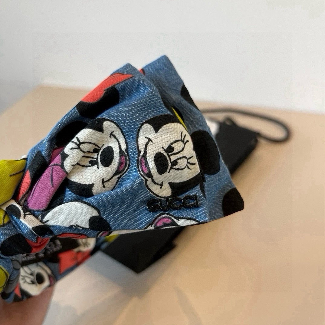 🆕

Gucci古奇发箍、米奇蝴蝶结牛仔头箍