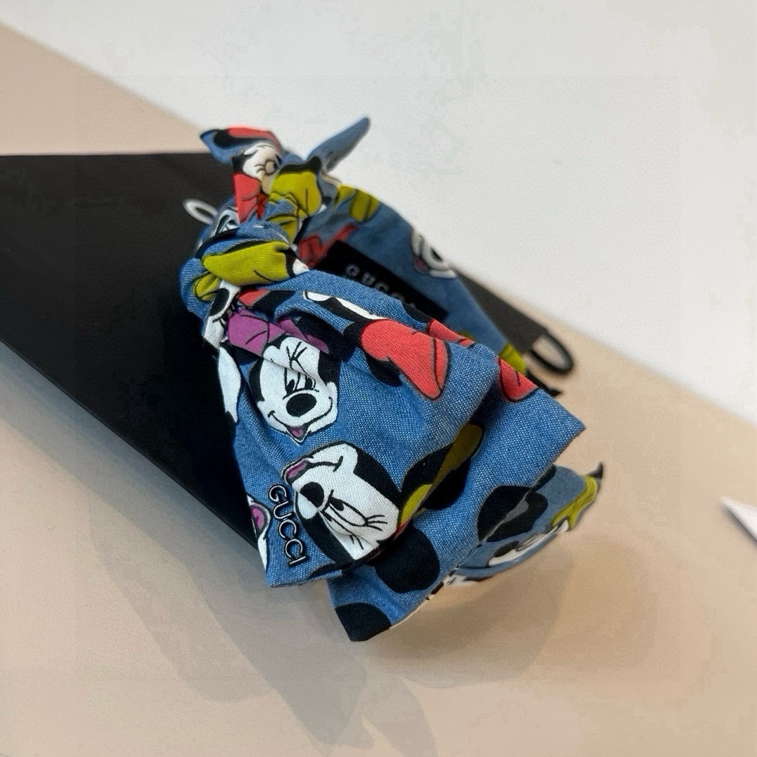 🆕

Gucci古奇发箍、米奇蝴蝶结牛仔头箍