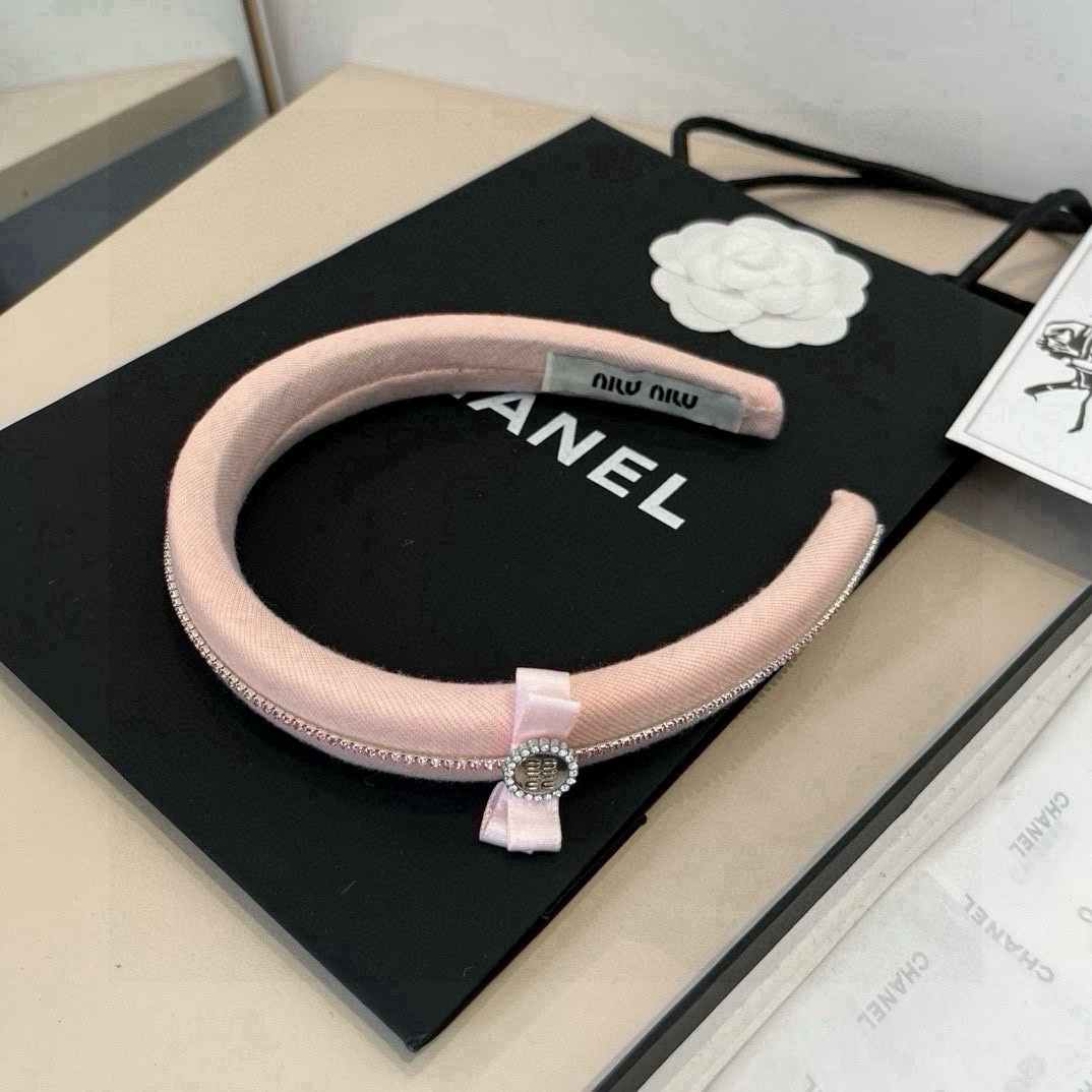 🆕

miumiu缪缪新款发箍