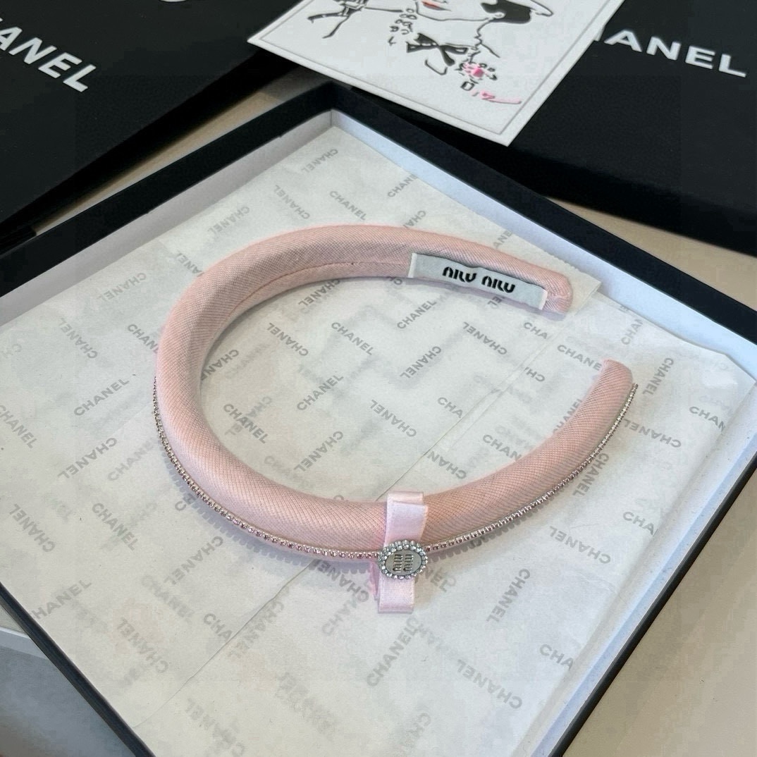 🆕

miumiu缪缪新款发箍