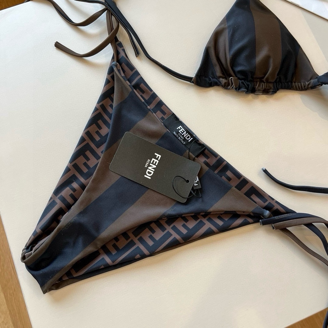 🆕
PRADA普拉达新款比基尼泳衣，分体比基尼👙，S M L XL