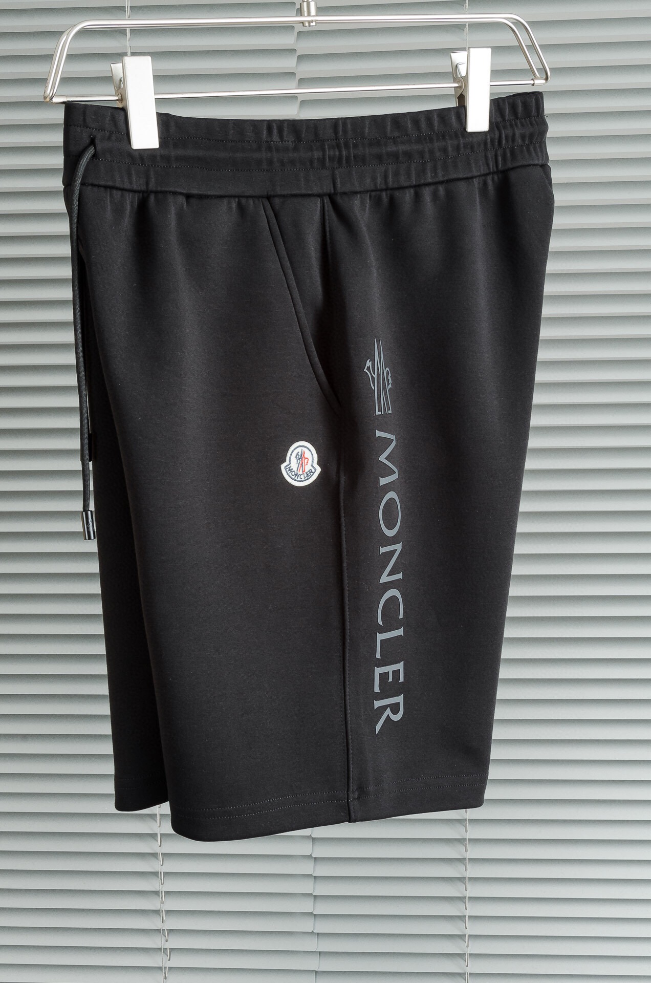 Moncler 2025 Spring Summer Logo Cotton Shorts: Recreational Form with Premium Quality. - 图片 8