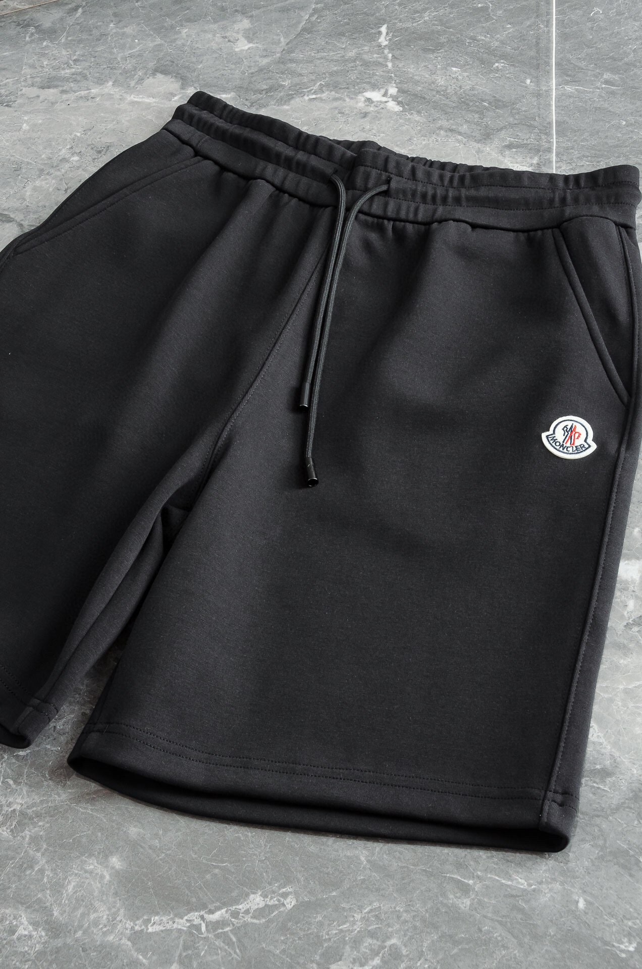 Moncler 2025 Spring Summer Logo Cotton Shorts: Recreational Form with Premium Quality. - 图片 2