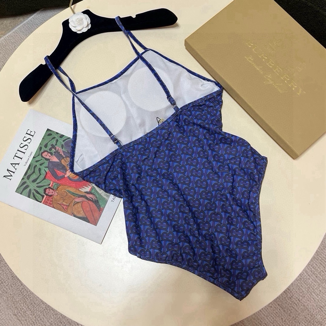 🆕
Gucci古奇新款连体泳衣  😍🥰适合多种场景的游泳衣🏊‍♀️海边 游泳池 温泉 水上乐园 漂流都可