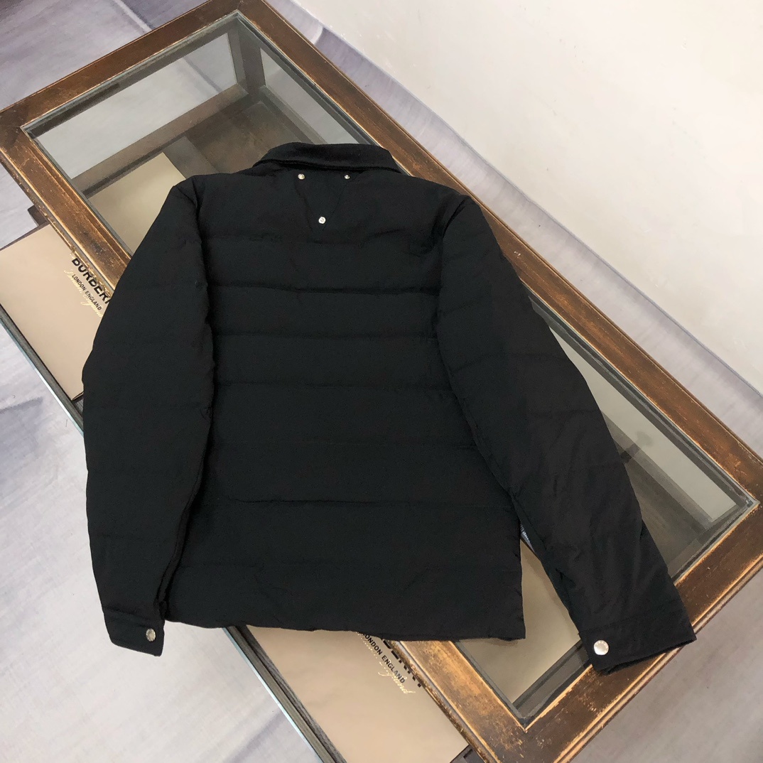 PRA*DA 普拉达 25ss最新款 极简基础口袋三角铁标羽绒服外套 男女同款~冬装新品,高端定制!轻熟