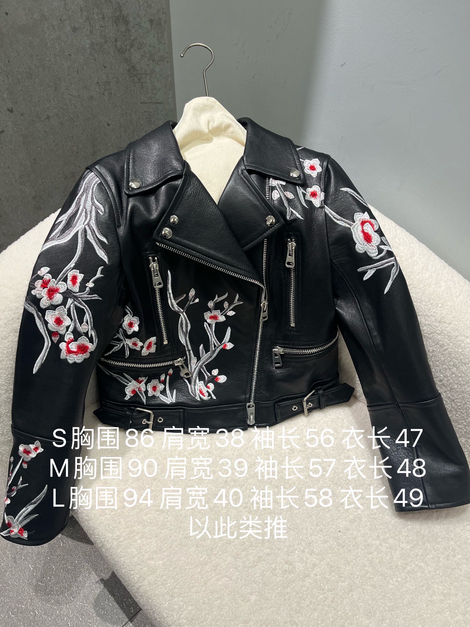NO:721850,,McQueen sheepskin embroidered motorcycle jacket, slim fit motorcycle fit, size S-19860909,麦昆羊皮刺绣机车夹克,修身机车版型 尺寸S- Xxl码,偏修身小版型,女装,alexander mcqueen,jackets & coats,sheepskin,,Women's clothing