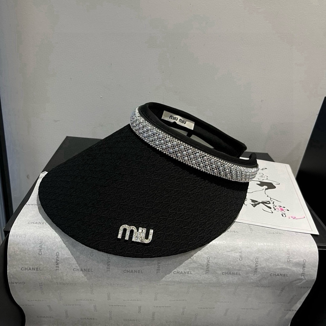 🆕

缪缪miumiu空顶发箍遮阳帽