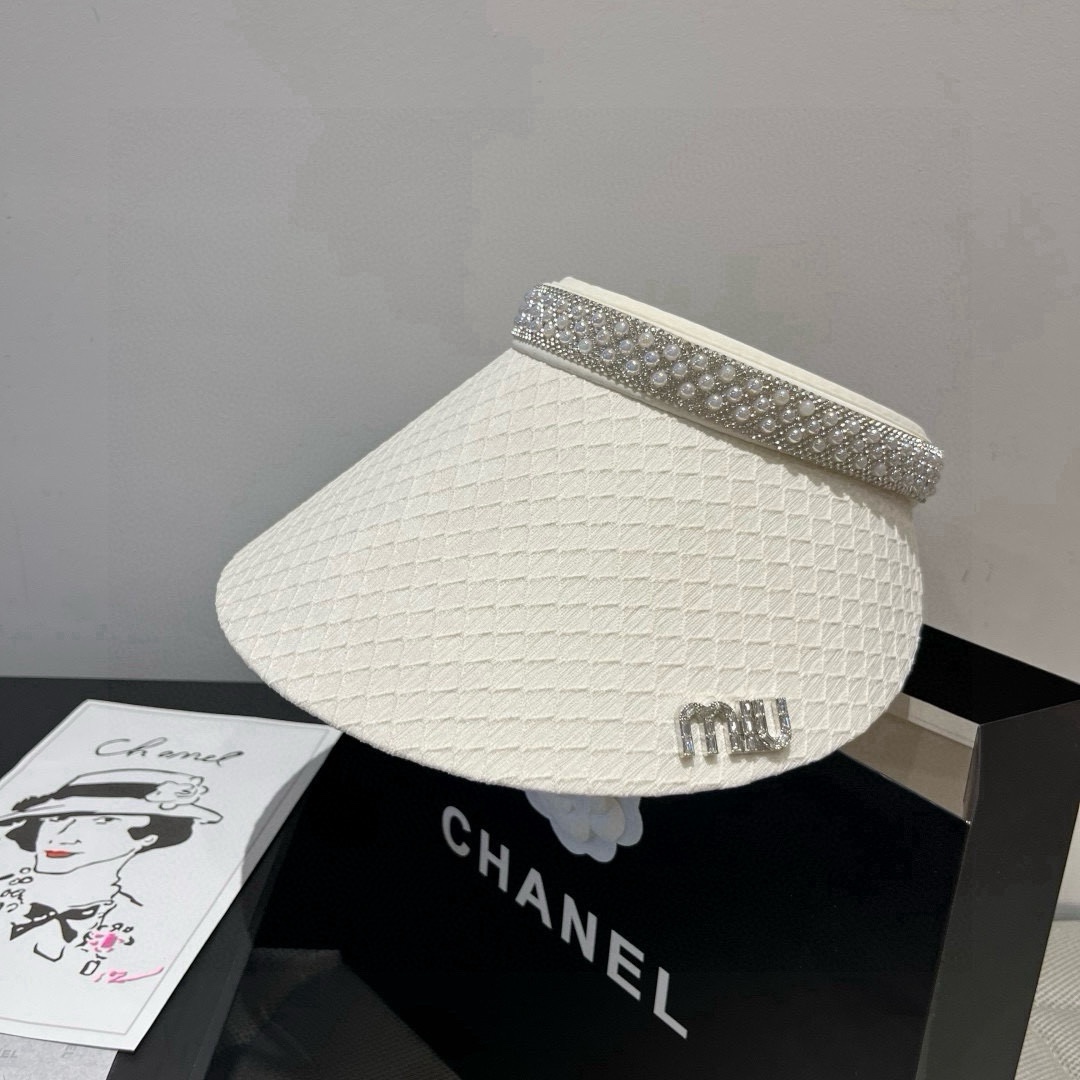 🆕

缪缪miumiu空顶发箍遮阳帽