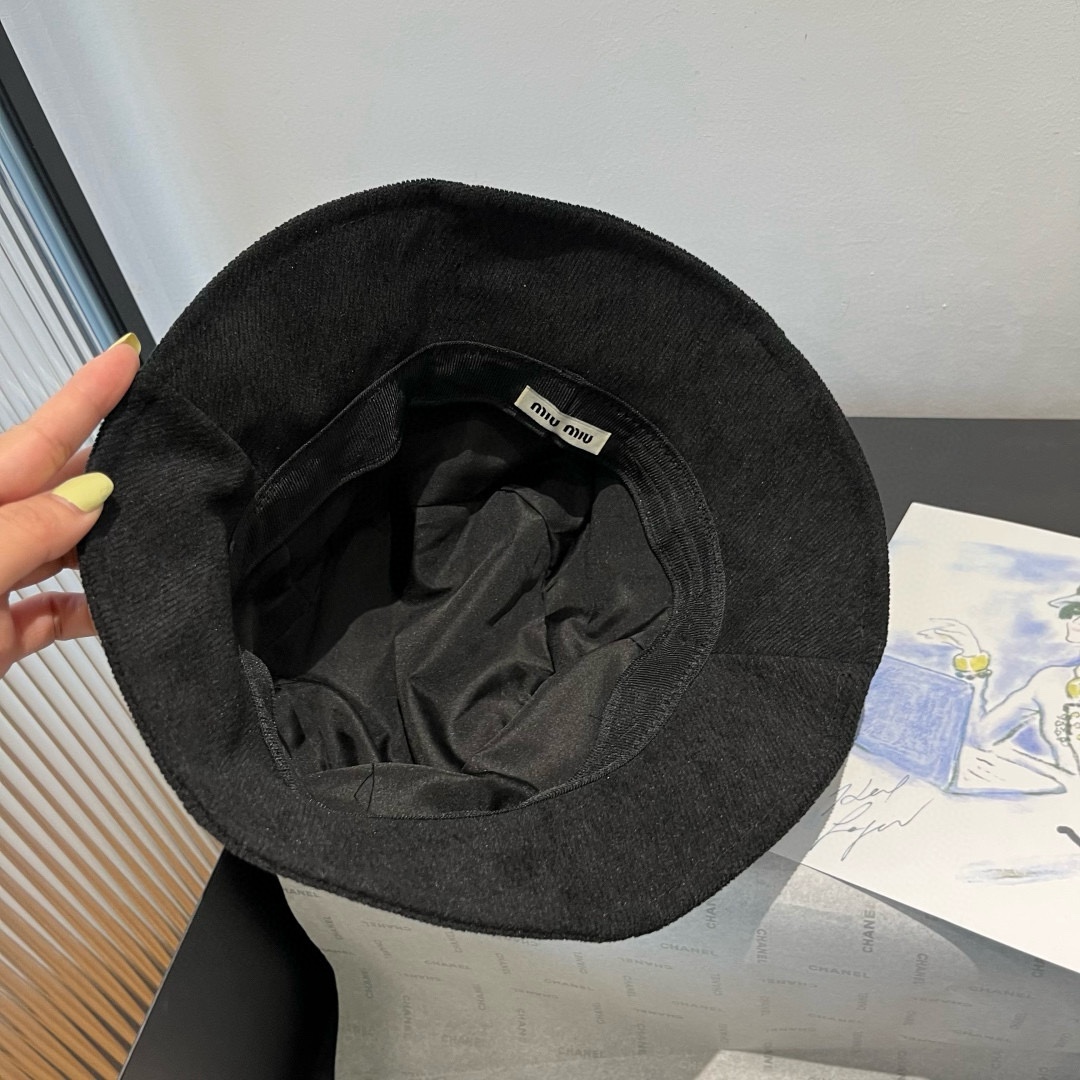 🆕

miumiu缪缪新款渔夫帽 头围57cm