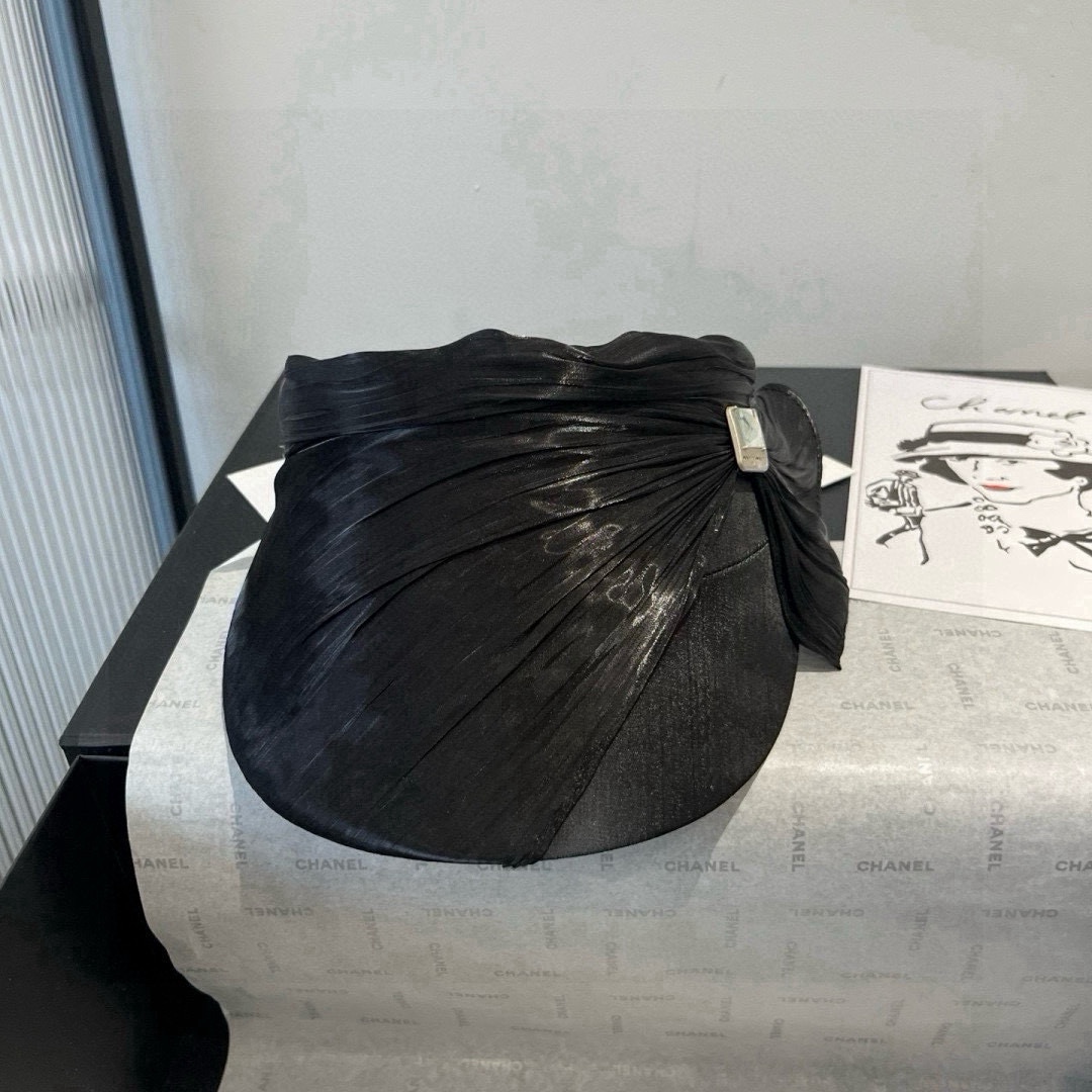 🆕

miumiu缪缪新款真丝发箍，蝴蝶结遮阳帽