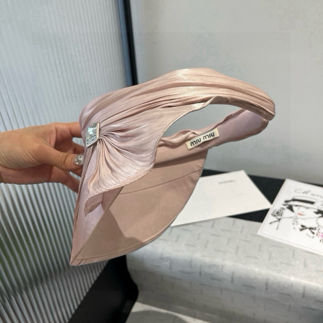 🆕

miumiu缪缪新款真丝发箍，蝴蝶结遮阳帽