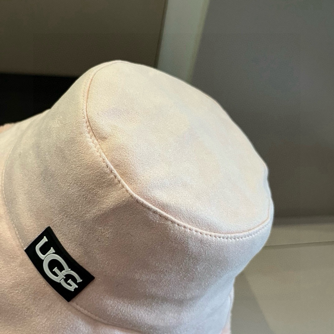 🆕

UGG新款鹿皮绒渔夫帽，加绒护耳帽，头围57cm