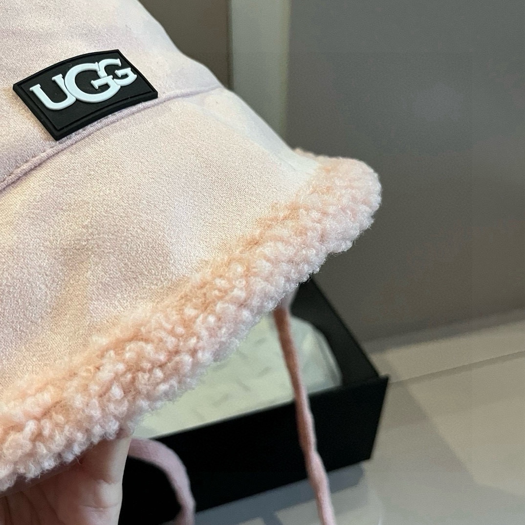 🆕

UGG新款鹿皮绒渔夫帽，加绒护耳帽，头围57cm