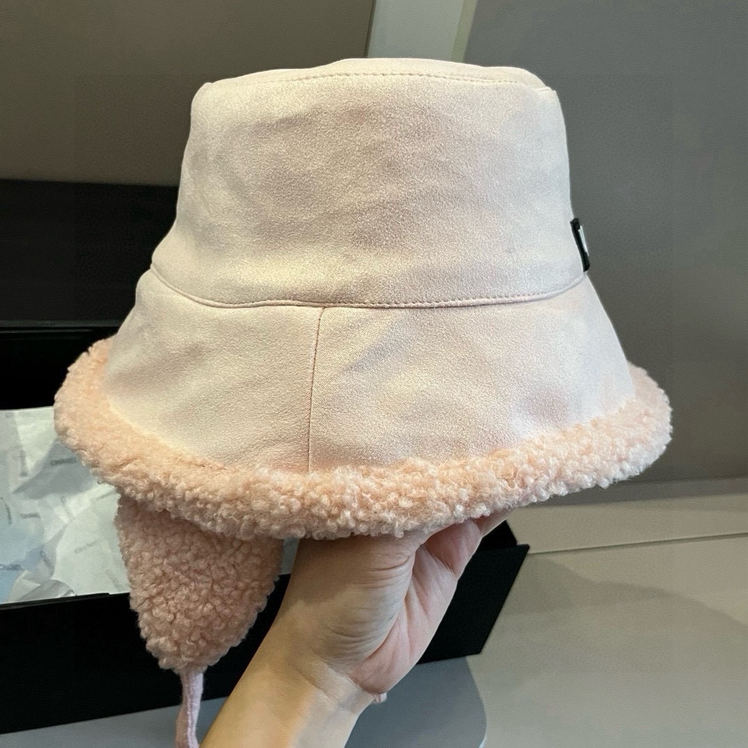 🆕

UGG新款鹿皮绒渔夫帽，加绒护耳帽，头围57cm