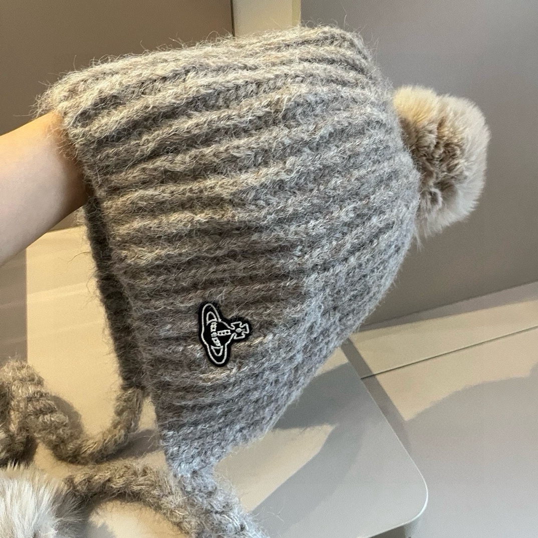 🆕

薇薇安西太后新款针织护耳帽、秋冬冷帽