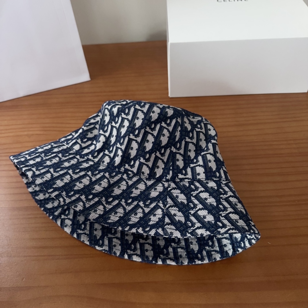 

Dior 迪奥 新款原单渔夫帽， 精致純也格调很有感觉，很酷很时尚，质量超赞