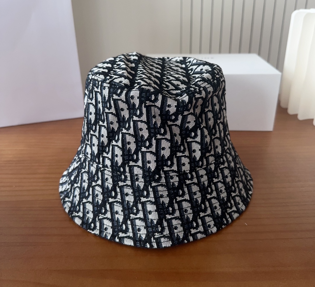 NO:363410,Dior new original single fisherman hat, exquisite, pure and stylish, cool and fashionable, excellent quality hat, straw hat, fisherman hat, baseball hat, knit hat, hat, dior, dior, espadrilles, hatsDior 迪奥 新款原单渔夫帽, 精致純也格调很有感觉,很酷很时尚,质量超赞帽子草帽渔夫帽棒球帽针织帽,帽子,dior,dior,espadrilles,hats,hat