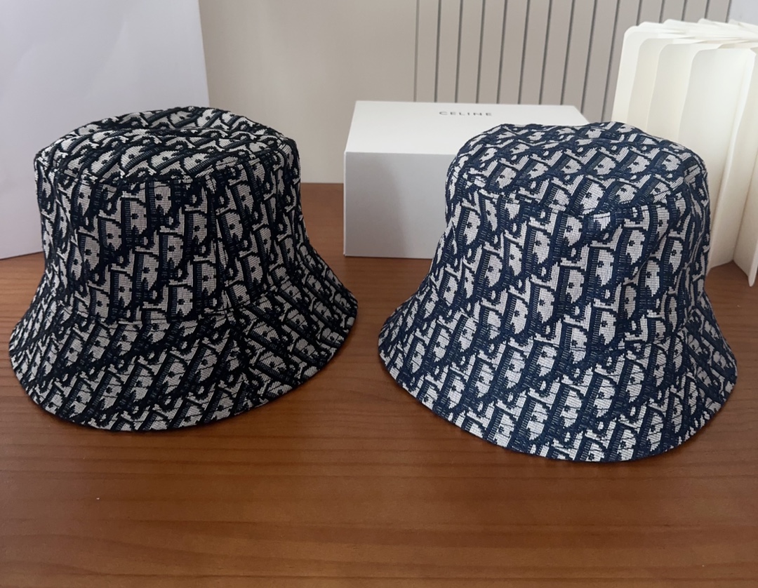 

Dior 迪奥 新款原单渔夫帽， 精致純也格调很有感觉，很酷很时尚，质量超赞