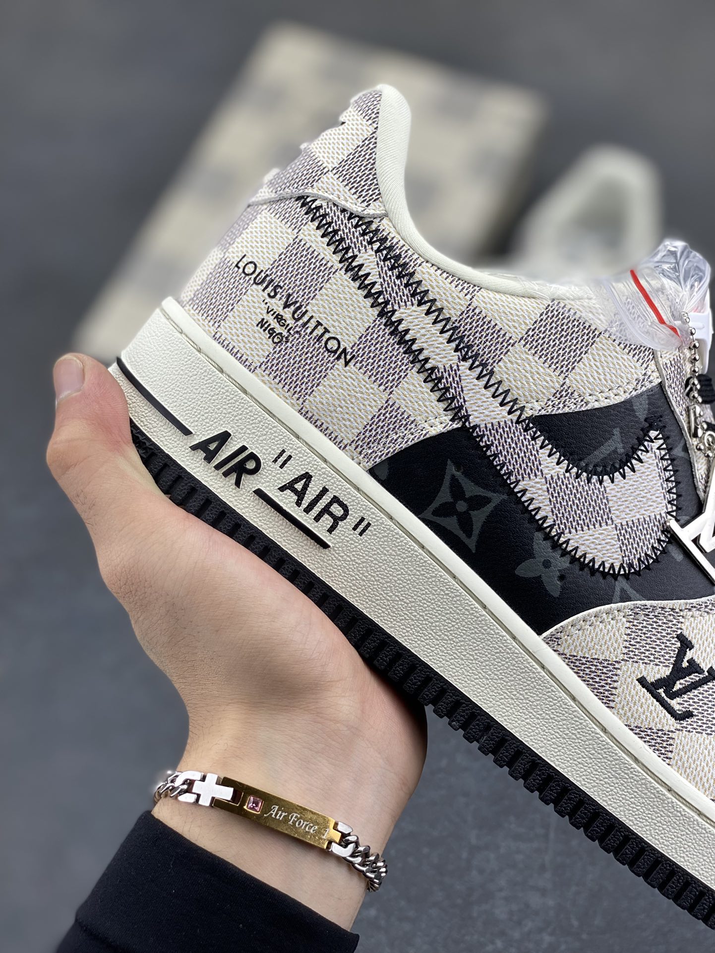 图片[6]-NIke Air Force 1 \’07 Low LV联名–格纹雾灰 空军一号低帮 运动鞋 休闲鞋 折边针车 工艺难度大 原楦头原纸板 原装鞋盒 原厂鞋底 超高清洁度 细节完美 货号：SC0601-562 尺码：36 36.5 37.5 38 38.5 39 40 40.5 41 42 42.5 43 44 44.5 45-选品中心