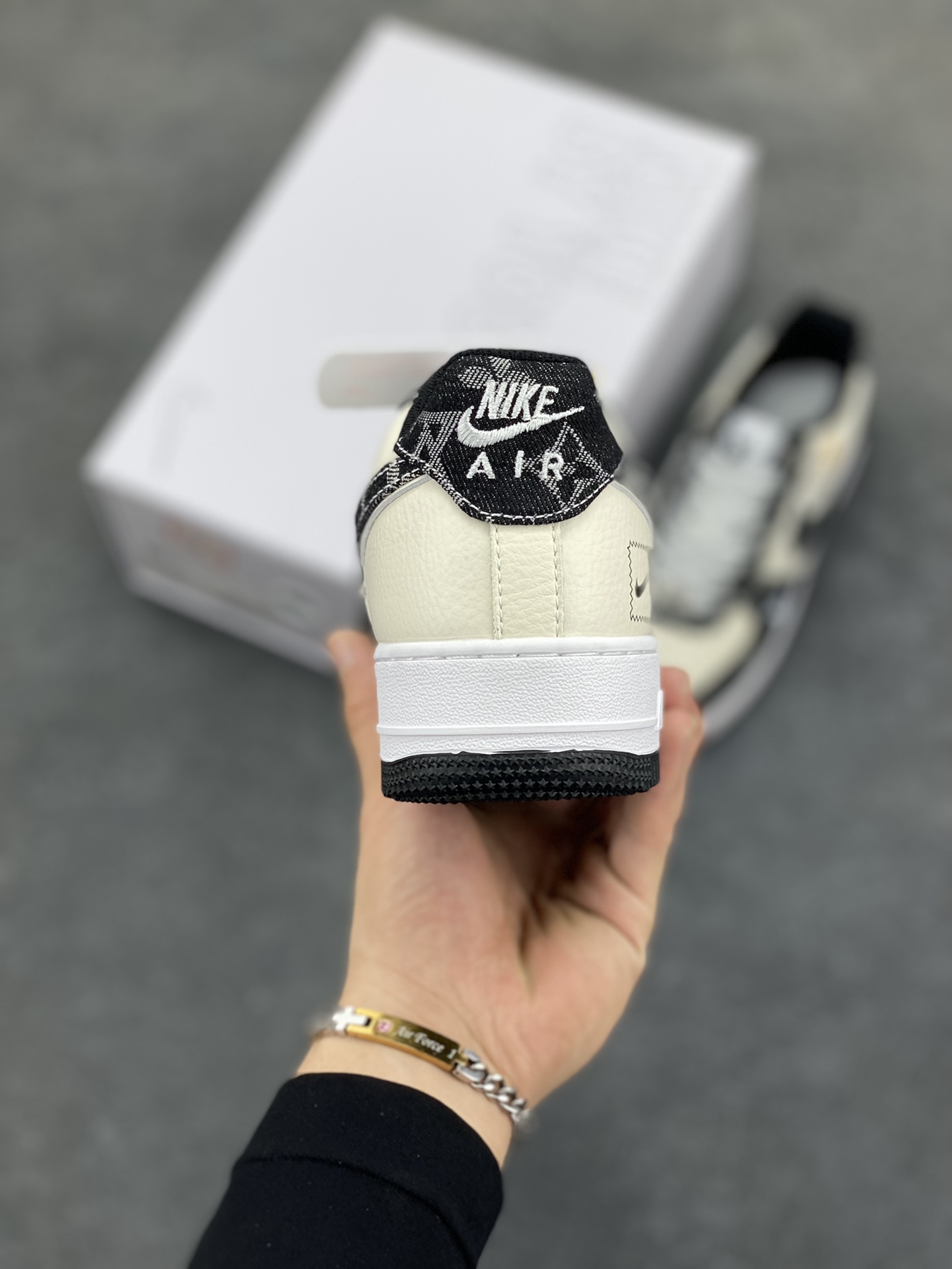 图片[4]-NK Air Force 1‘07 Low 定制款抽屉盒 空军一号低帮休闲板鞋 定制皮料 原楦原纸板 纯正版型 高清洁度 内置全掌气垫 货号：CW2288-111 尺码：36 36.5 37.5 38 38.5 39 40 40.5 41 42 42.5 43 44 44.5 45-选品中心