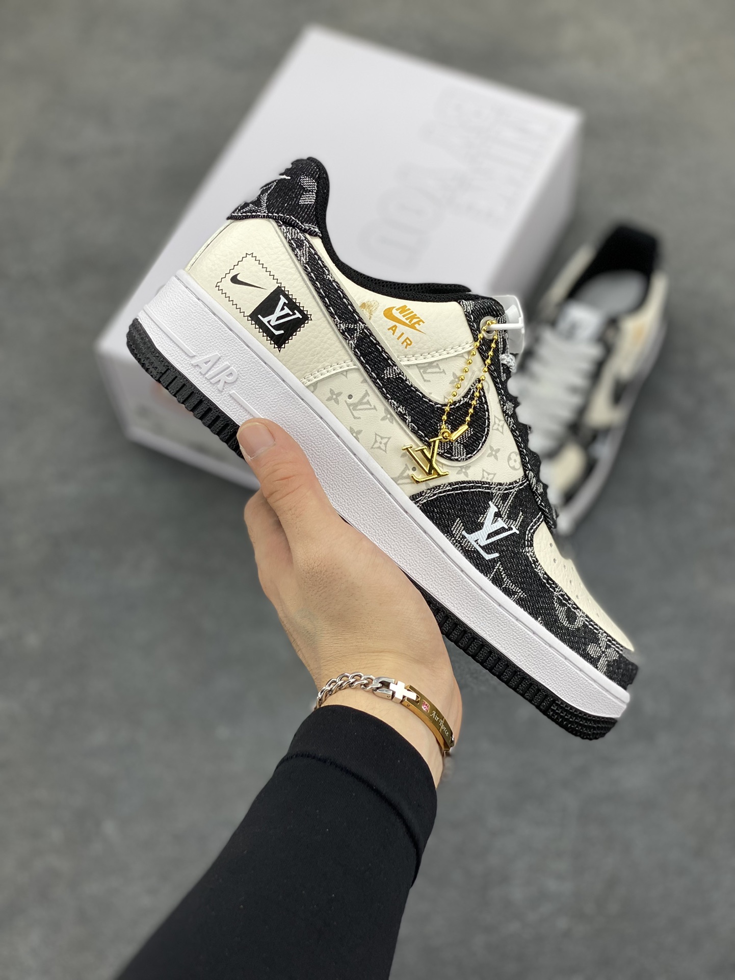 NK Air Force 1‘07 Low 定制款抽屉盒 空军一号低帮休闲板鞋 定制皮料 原楦原纸板 纯正版型 高清洁度 内置全掌气垫 货号:CW2288-111 尺码:36 36.5 37.5 38 38.5 39 40 40.5 41 42 42.5 43 44 44.5 45-选品中心