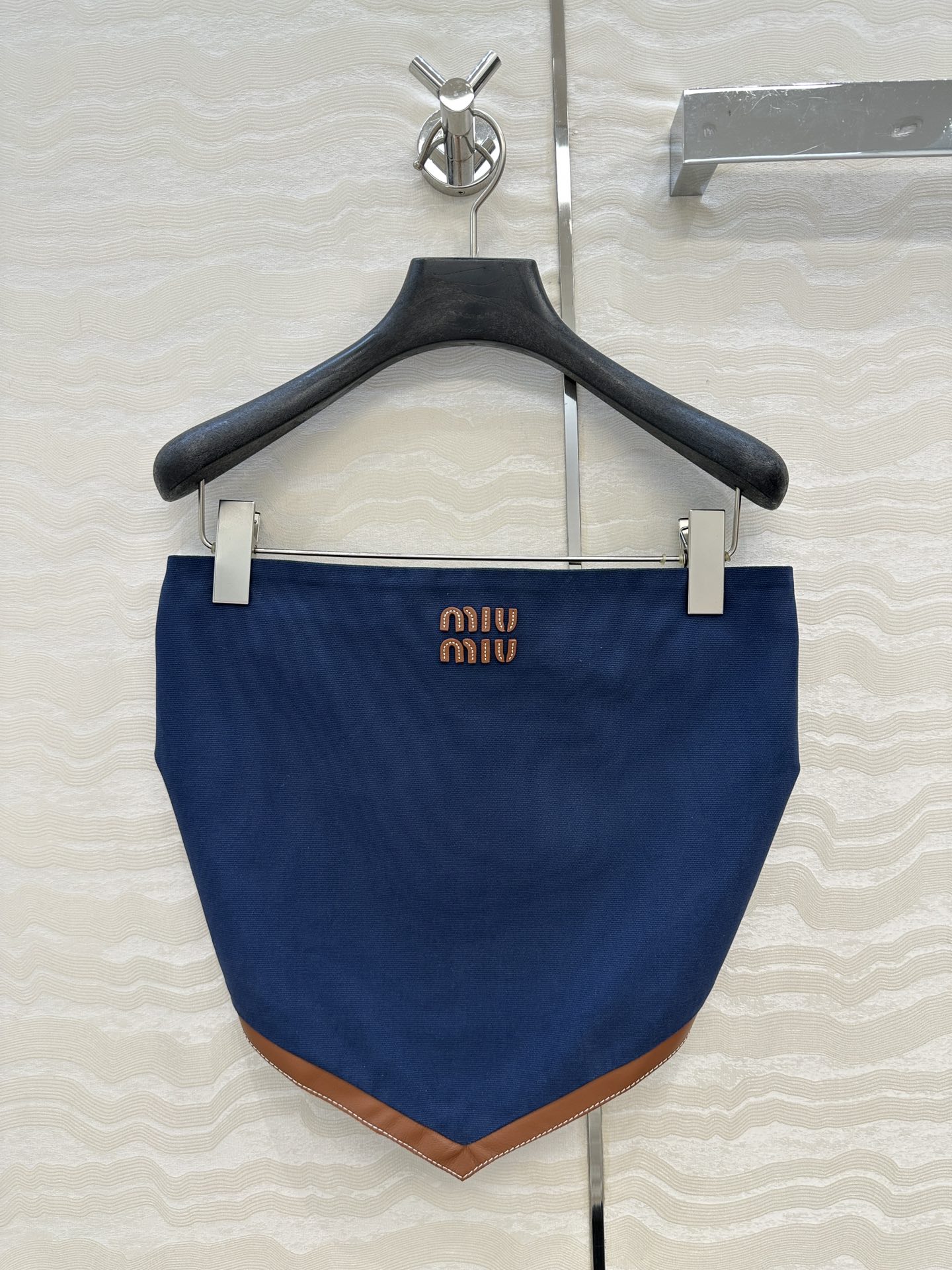独家首发❤️高端品质控必入！miu系少女可露丽风🤎知识分子气质抹胸上衣！超级叠搭神器！撞色拼皮包边工艺，