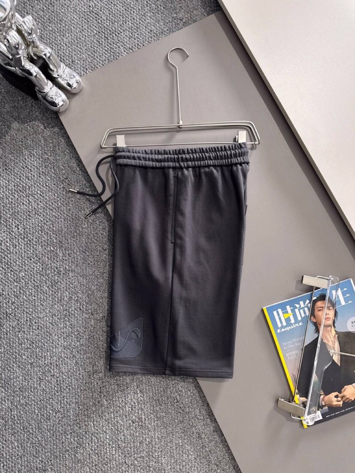 “FENDI Findi 2025s Classic Embroidery Shorts with 3D Details in Cotton Fabric” - 图片 9