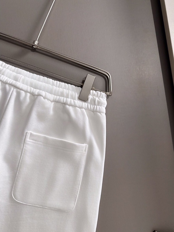 “2025 FENDI Findi Classic Embroidery Shorts in Impregnated Cotton Fabric with 3D Details” - 图片 7