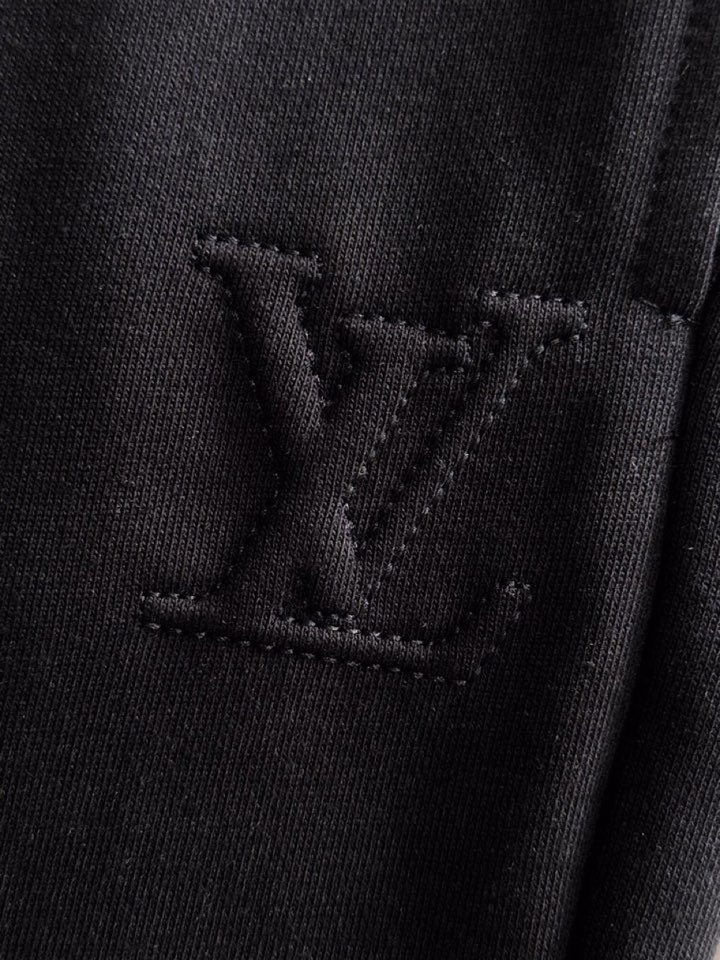 “Louis Vuitton LV Donkey 25s: High-Quality Summer Shorts with Custom Fabric and Classic Logo Design” - 图片 8