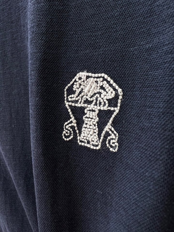 “Brumello Cucinelli BC: New Fashion with Light, Fluffy Silk Fabric in Blue and White” - 图片 4