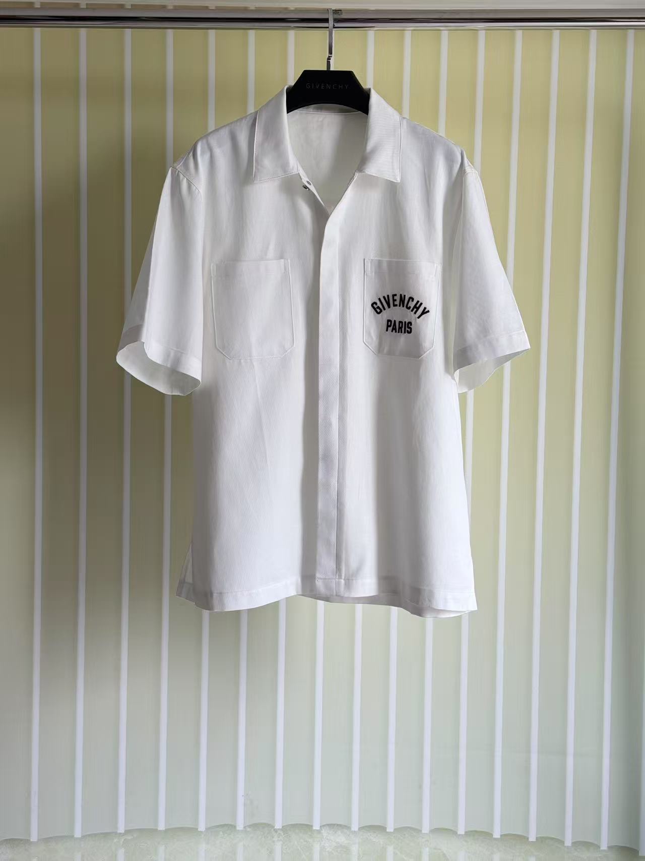 NO:505598,GVC 25/SS pocket embroidered logo shirt Twill cotton top version S M L XL,,shirts,alexander wang19860909GVC 25/SS 口袋刺绣logo衬衫 斜纹全棉料 顶级版本 S Ｍ L XL,,shirts,alexander wang,Men's clothing