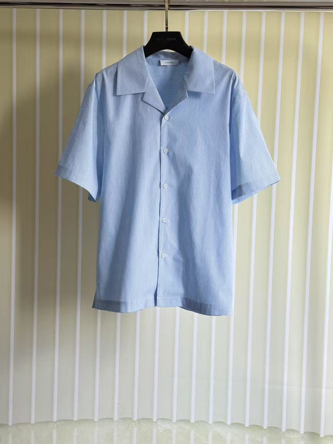 NO:505594,GVC 25/SS striped printed logo shirt striped cotton top version S M L XL,,shirts,alexander wang19860909GVC 25/SS 条纹印花logo衬衫 条纹全棉料 顶级版本 S Ｍ L XL,,shirts,alexander wang,Men's clothing