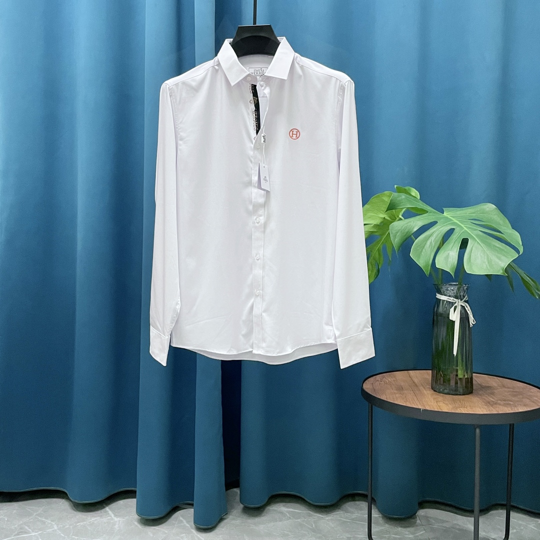 Hermes➡️Hermès Camisa de manga larga. El patrón de la camisa se ajusta según el original. La tela es 100% algodón puro …