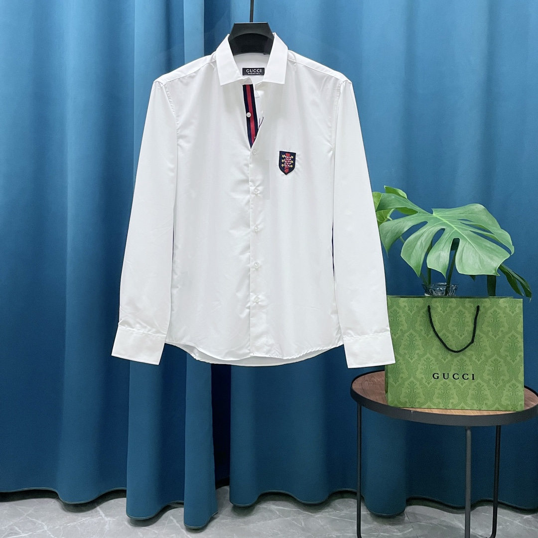 Gucci➡️Gucci camisa de manga larga, el patrón de la camisa se ajusta según el original, la tela es 100% algodón persona…