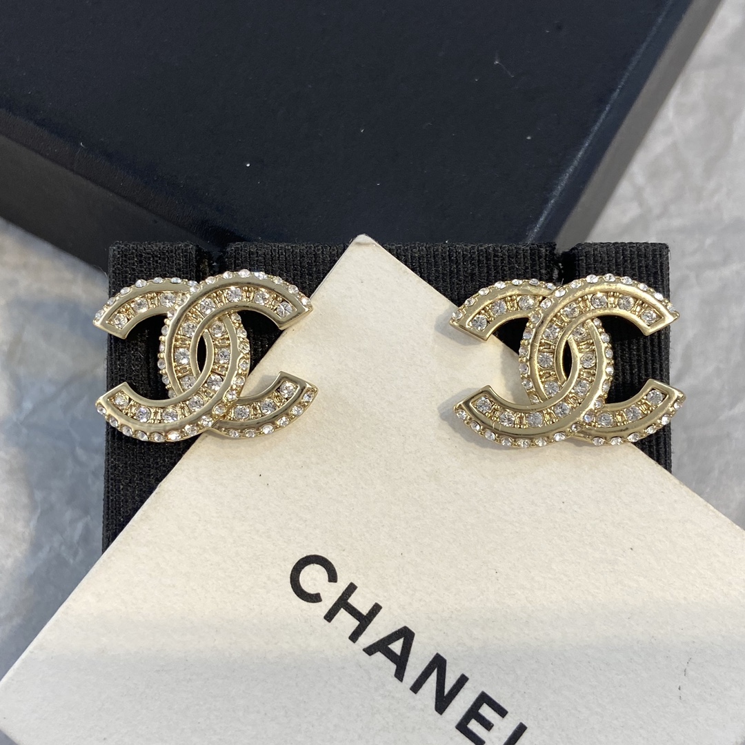 【XE0190】 【CH@NEL 香@儿 pendientes clásicos doble C】 Estilo simple, elegante y versátil👍🏻👍🏻👍🏻