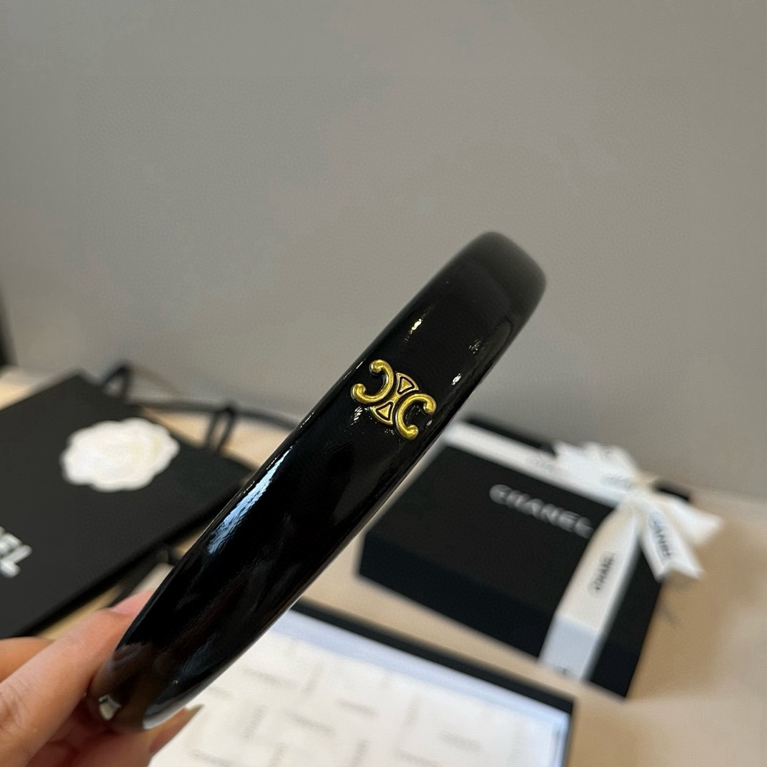🆕

Celine赛琳新款发箍