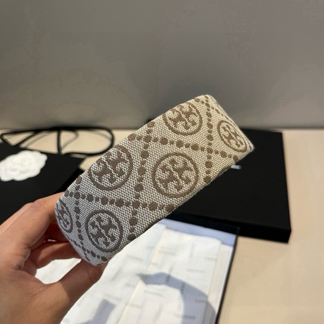 🆕

托尼伯奇新款发箍