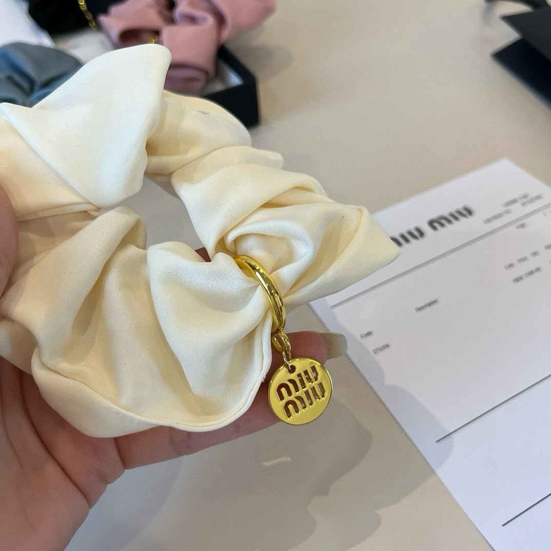 🆕

miumiu缪缪新款发圈
