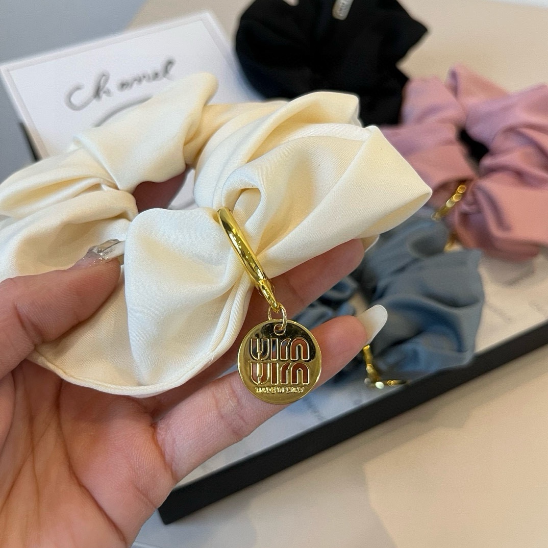 🆕

miumiu缪缪新款发圈
