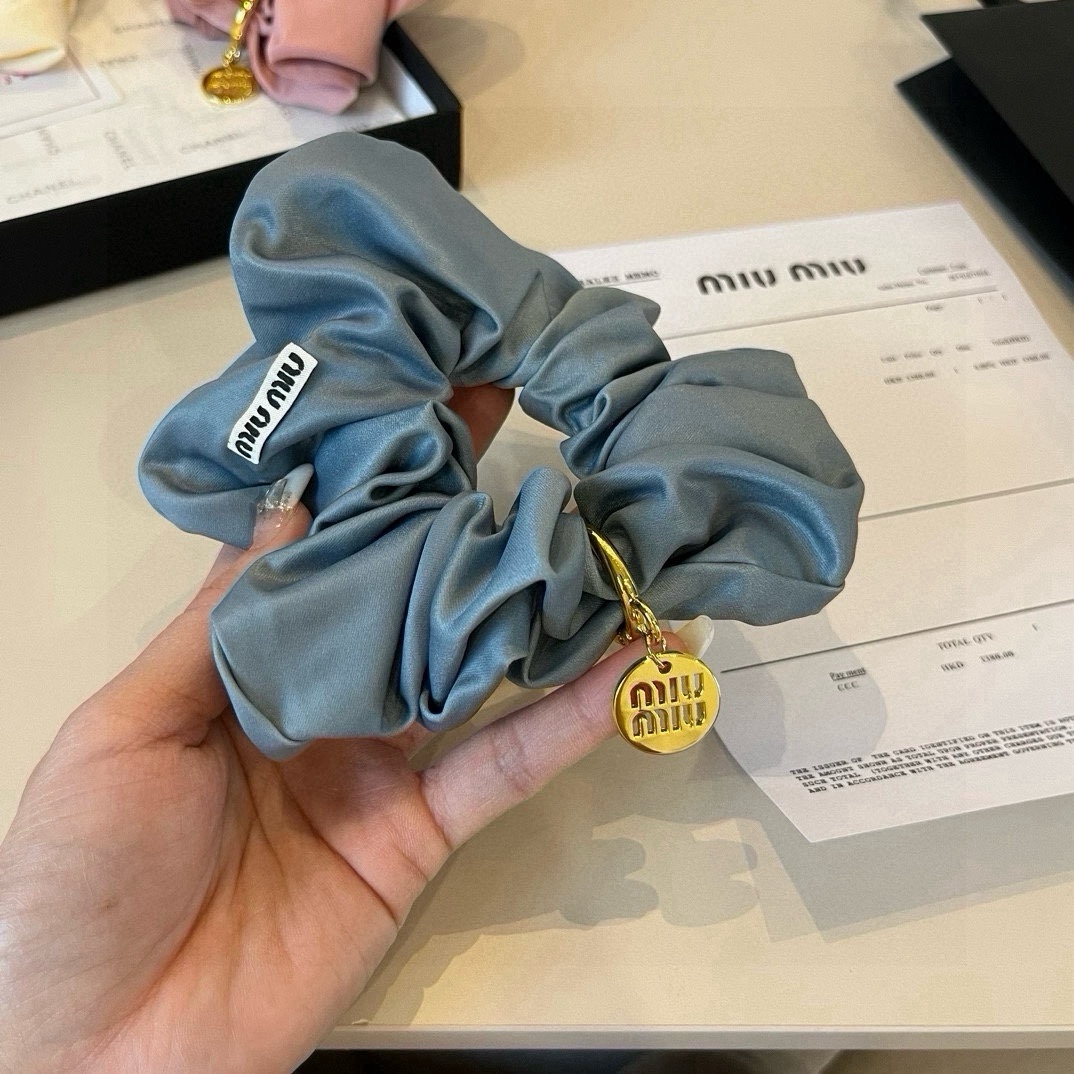🆕

miumiu缪缪新款发圈