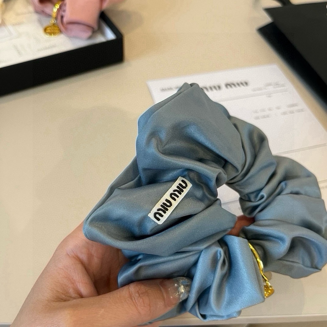 🆕

miumiu缪缪新款发圈