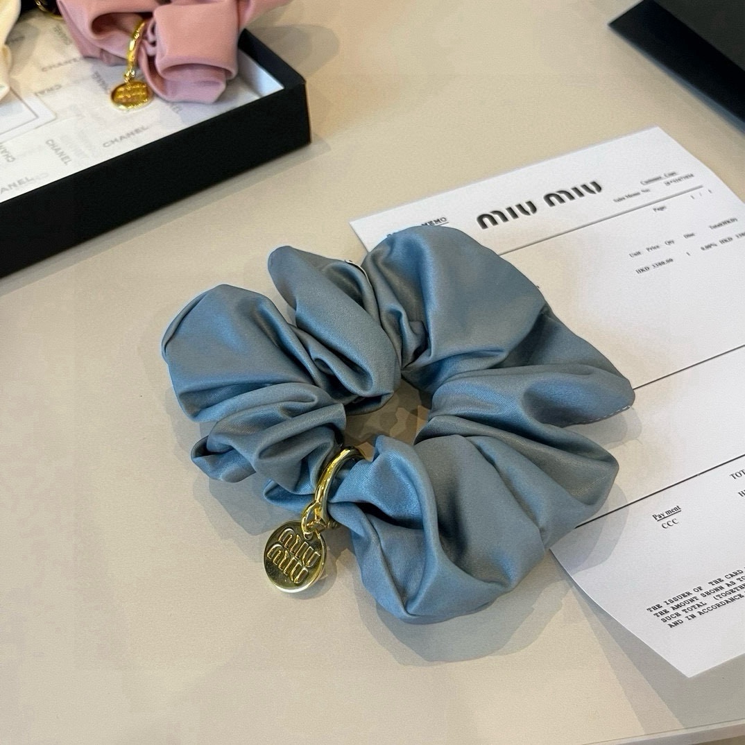 🆕

miumiu缪缪新款发圈