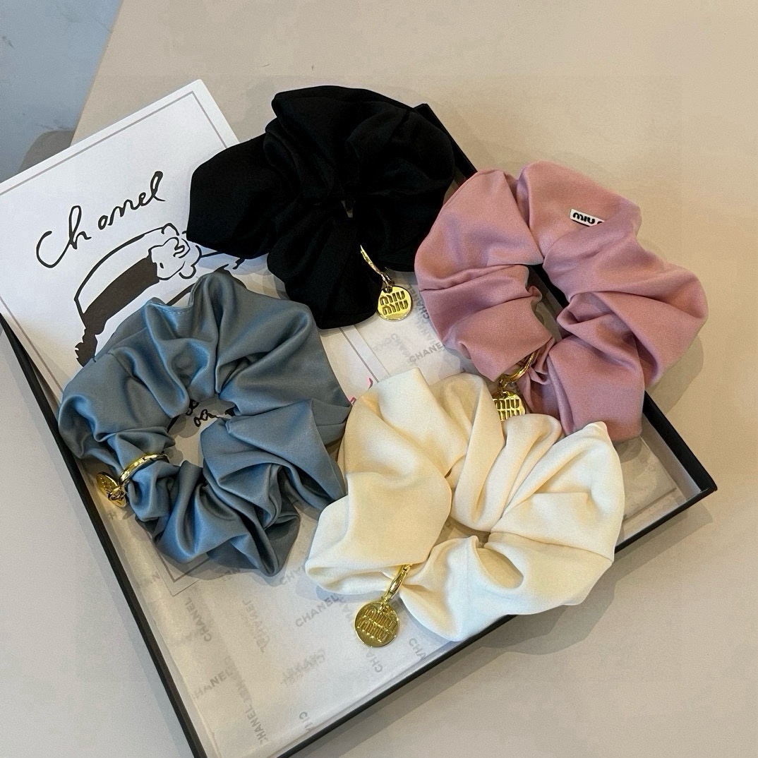 🆕

miumiu缪缪新款发圈