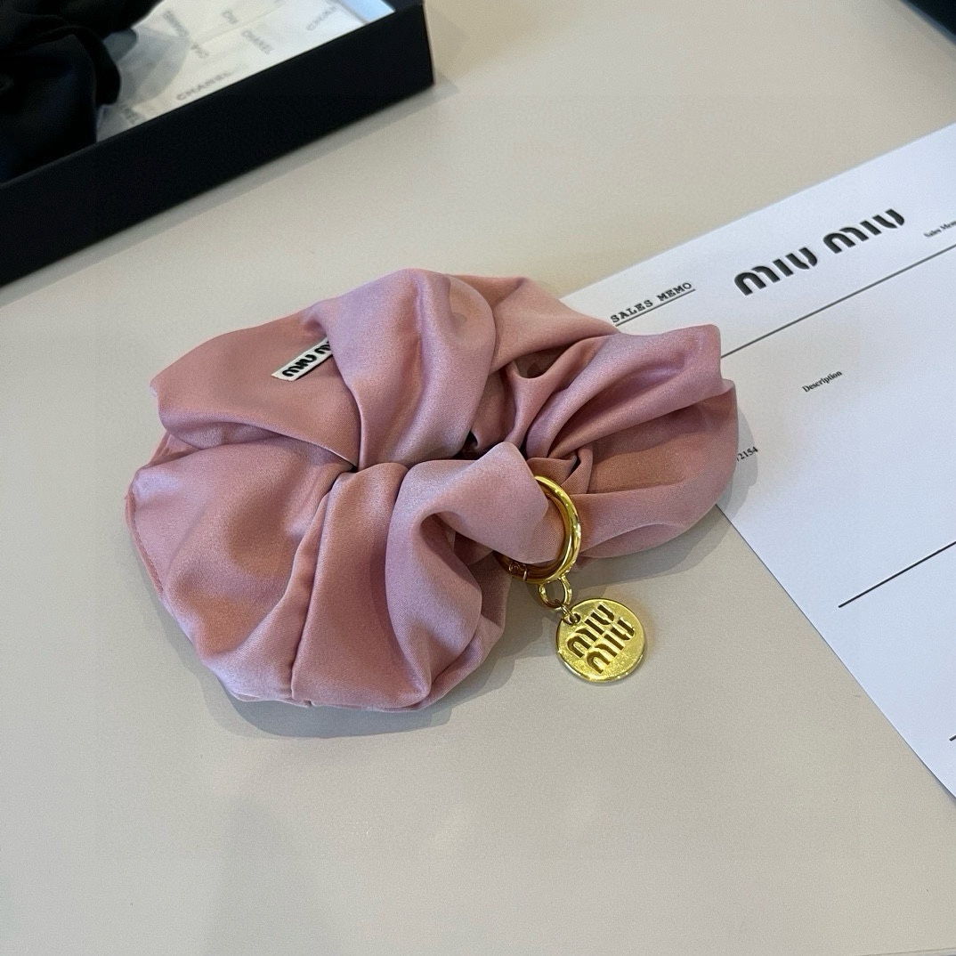 🆕

miumiu缪缪新款发圈